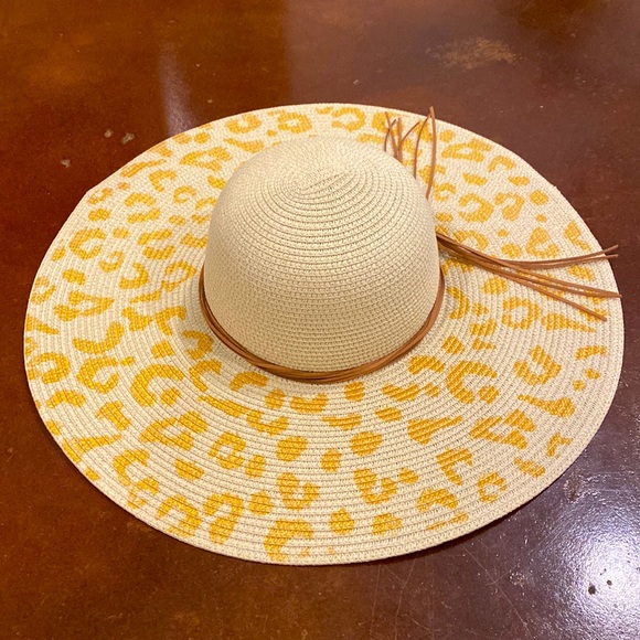 Floppy Hat - Picture 1 of 3